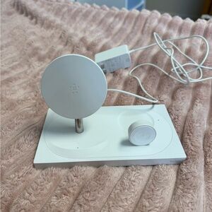 Belkin 3 in 1 Wireless Charging Stand